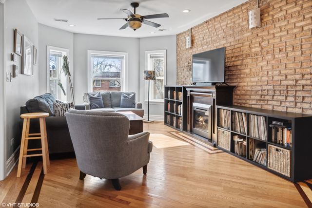 6301 N Richmond Street 2, Chicago, IL 60659