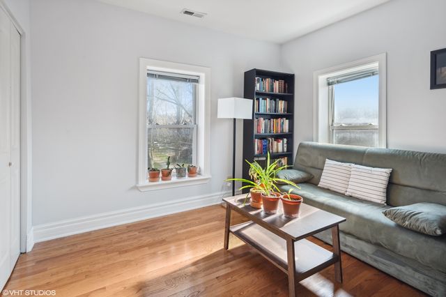 6301 N Richmond Street 2, Chicago, IL 60659