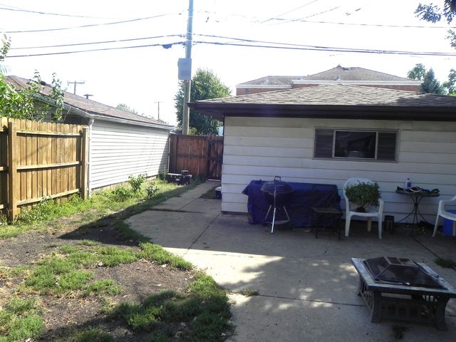 8955 Grand Avenue, River Grove, IL 60171