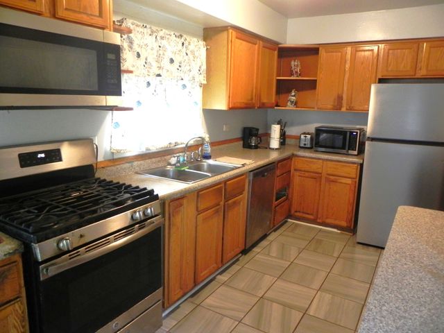 8955 Grand Avenue, River Grove, IL 60171