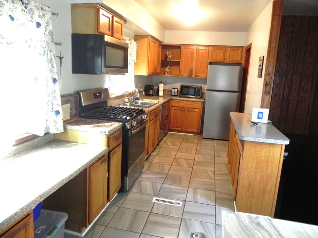 8955 Grand Avenue, River Grove, IL 60171