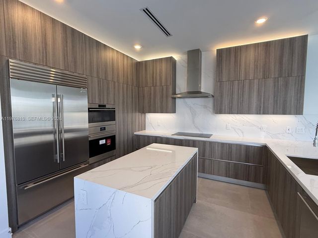 19616 NE 14 CT, Miami, FL 33179