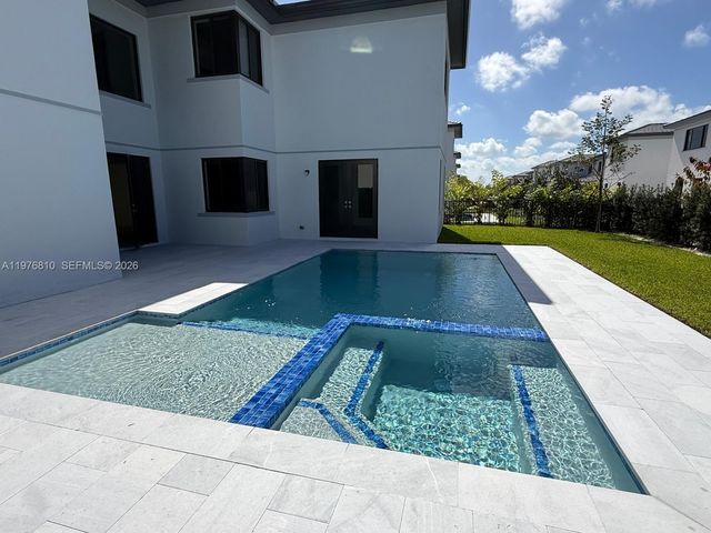 19616 NE 14 CT, Miami, FL 33179