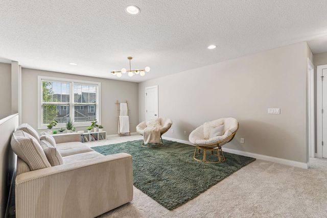 11236 Whitewater Drive, Woodbury, MN 55129