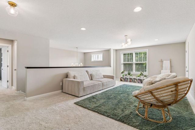 11236 Whitewater Drive, Woodbury, MN 55129