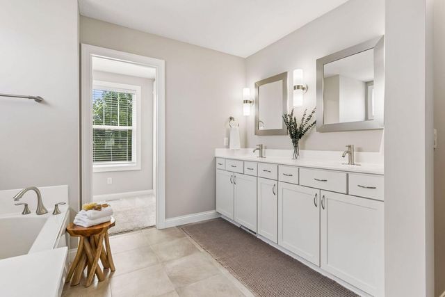 11236 Whitewater Drive, Woodbury, MN 55129