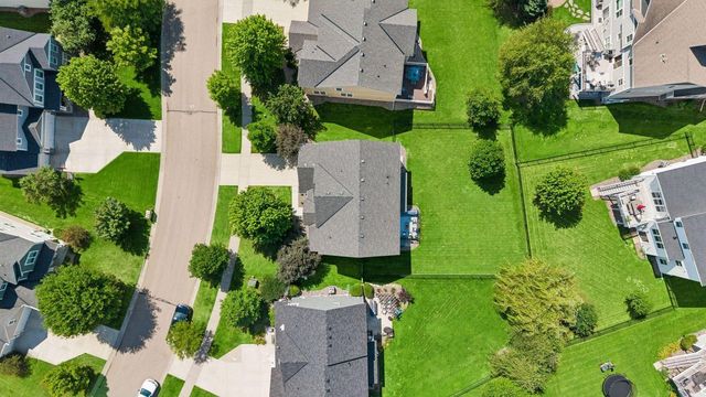 11236 Whitewater Drive, Woodbury, MN 55129