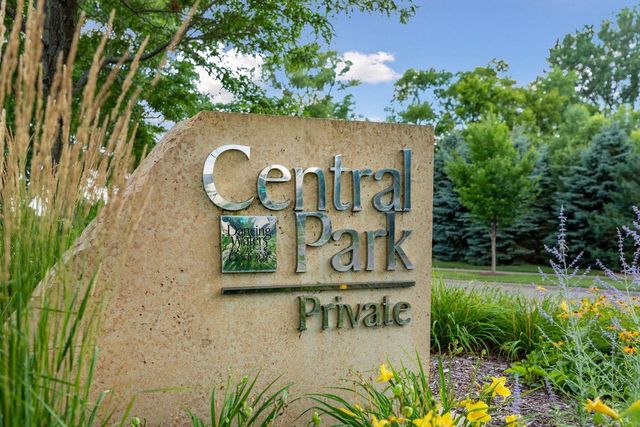 11236 Whitewater Drive, Woodbury, MN 55129
