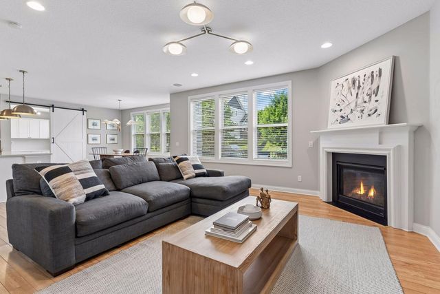 11236 Whitewater Drive, Woodbury, MN 55129