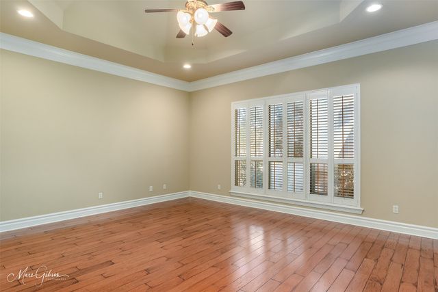 1069 Waters Edge Circle, Shreveport, LA 71106