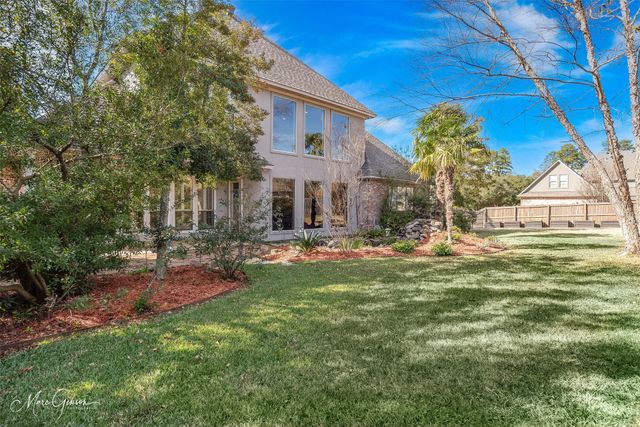 1069 Waters Edge Circle, Shreveport, LA 71106