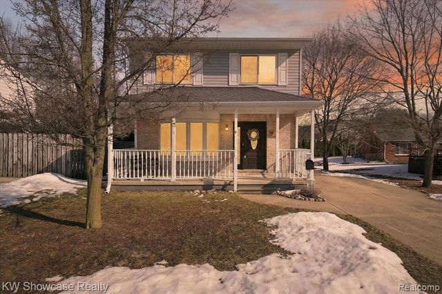 622 Elizabeth Street, Milford, MI 48381