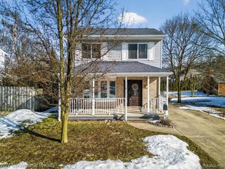 622 Elizabeth Street, Milford, MI 48381