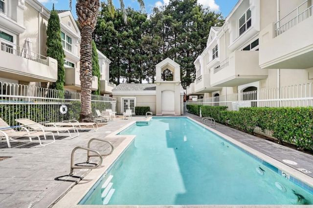 379 Dunsmuir Terrace 3, Sunnyvale, CA 94085