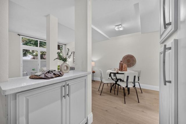 379 Dunsmuir Terrace 3, Sunnyvale, CA 94085