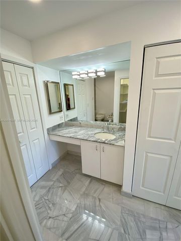 255 Galen Dr 3D, Key Biscayne, FL 33149