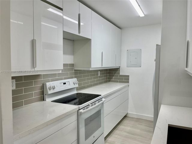 255 Galen Dr 3D, Key Biscayne, FL 33149