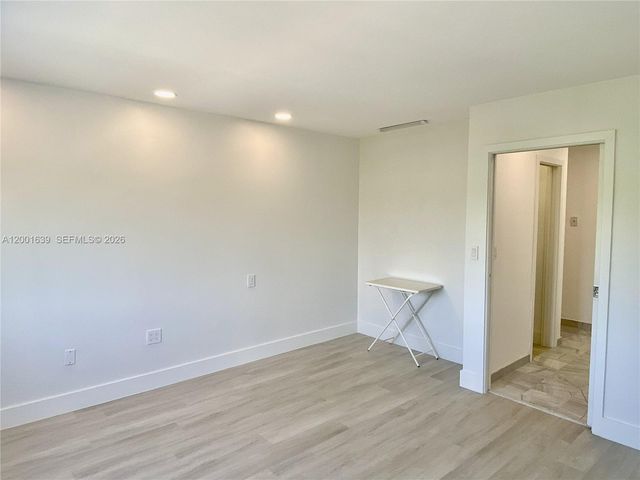 255 Galen Dr 3D, Key Biscayne, FL 33149