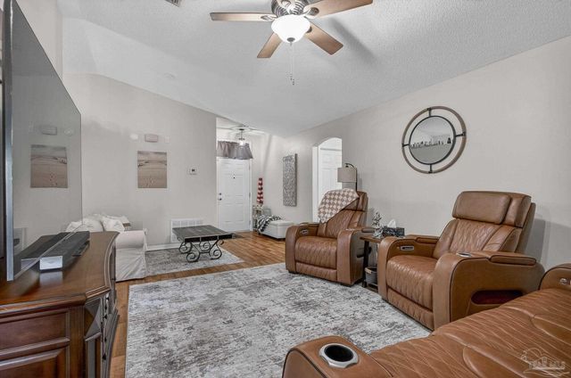 4890 Hilarita Cir, Pace, FL 32571