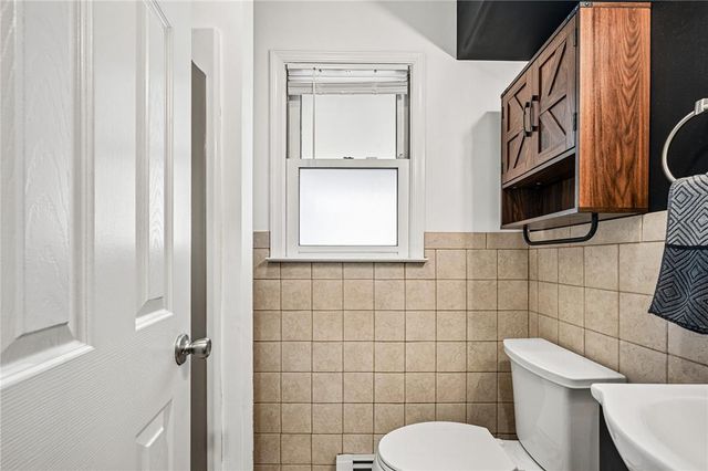 860 N Irving Street, Allentown City, PA 18109