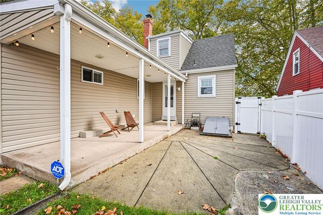 860 N Irving Street, Allentown City, PA 18109