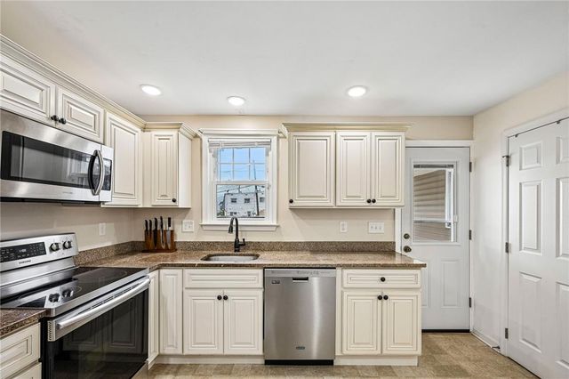 860 N Irving Street, Allentown City, PA 18109