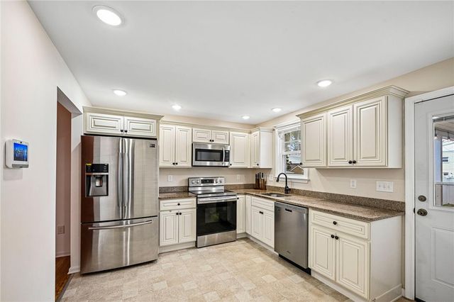 860 N Irving Street, Allentown City, PA 18109