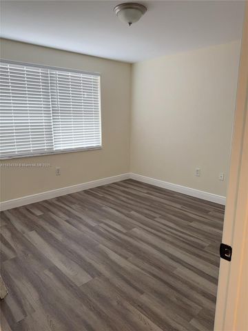 5490 NW 92nd Ave, Sunrise, FL 33351
