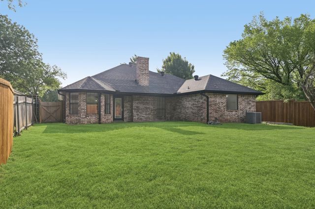 1023 N Fannin Street, Rockwall, TX 75087