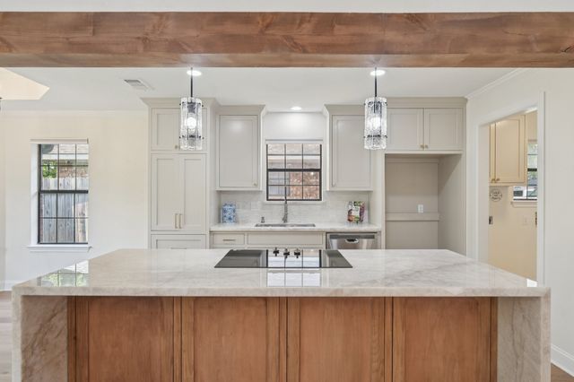 1023 N Fannin Street, Rockwall, TX 75087