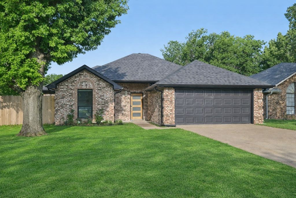 1023 N Fannin Street, Rockwall, TX 75087