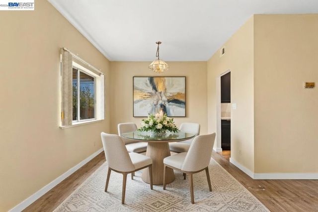 104 Bridgeview Ct, Crockett, CA 94525