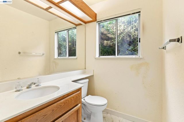 104 Bridgeview Ct, Crockett, CA 94525