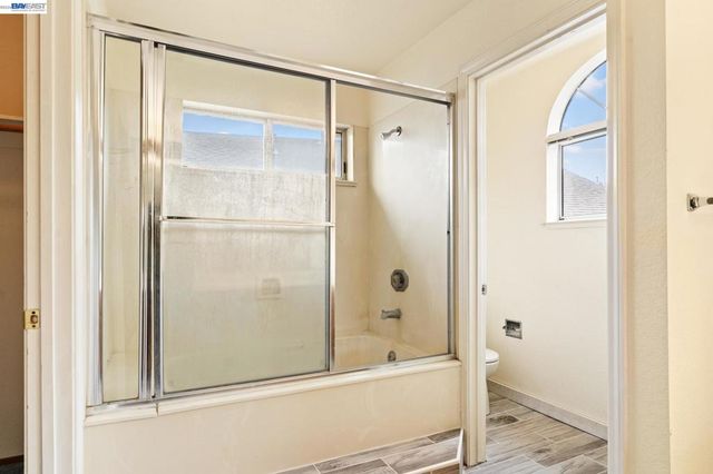 104 Bridgeview Ct, Crockett, CA 94525