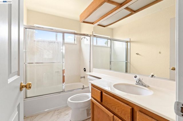 104 Bridgeview Ct, Crockett, CA 94525