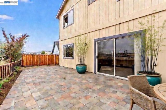 104 Bridgeview Ct, Crockett, CA 94525