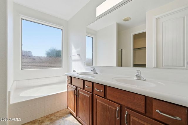 4094 E BELLERIVE Drive, Chandler, AZ 85249