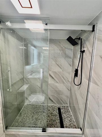 38 Railroad Avenue, East Hampton, NY 11937