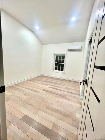 38 Railroad Avenue, East Hampton, NY 11937