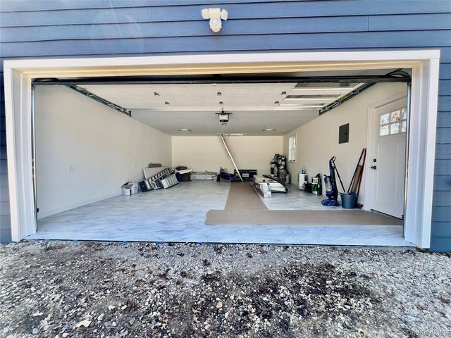 38 Railroad Avenue, East Hampton, NY 11937