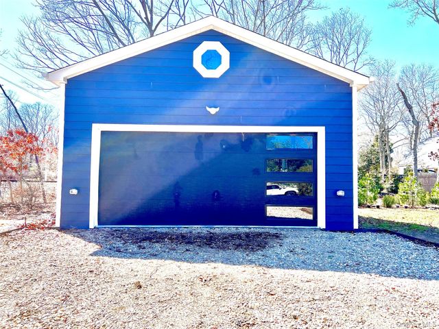 38 Railroad Avenue, East Hampton, NY 11937