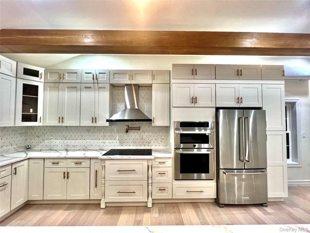 38 Railroad Avenue, East Hampton, NY 11937