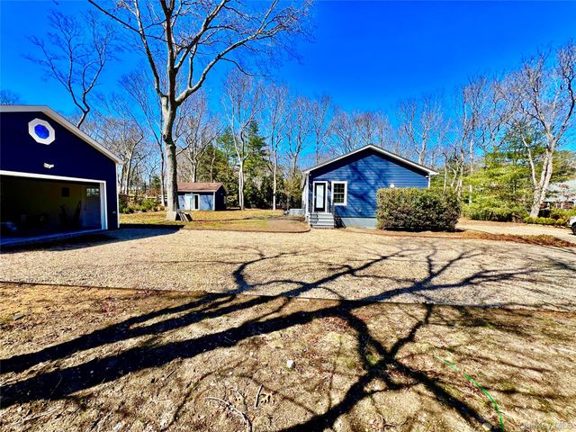 38 Railroad Avenue, East Hampton, NY 11937