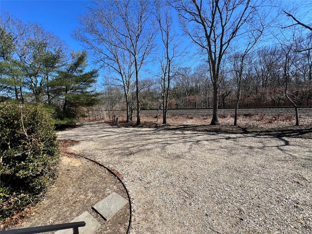 38 Railroad Avenue, East Hampton, NY 11937