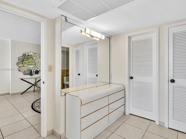 3140 S Ocean Dr 206, Hallandale Beach, FL 33009