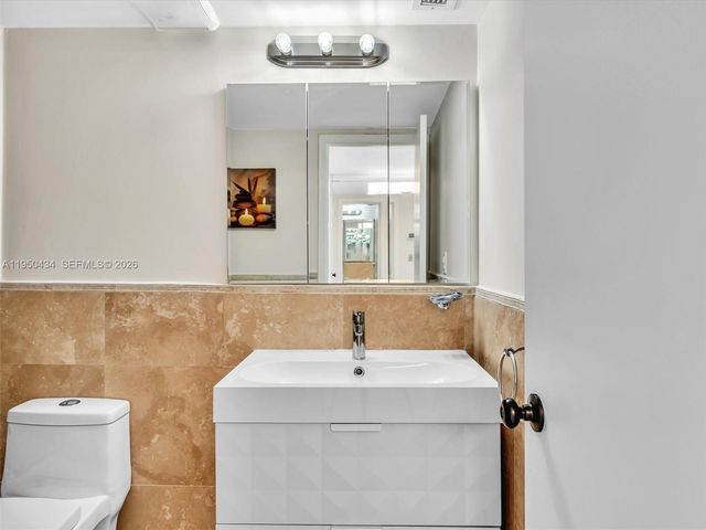 3140 S Ocean Dr 206, Hallandale Beach, FL 33009