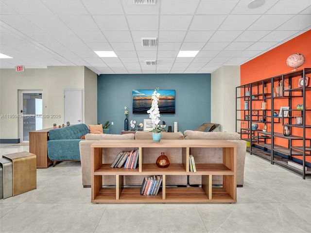 3140 S Ocean Dr 206, Hallandale Beach, FL 33009