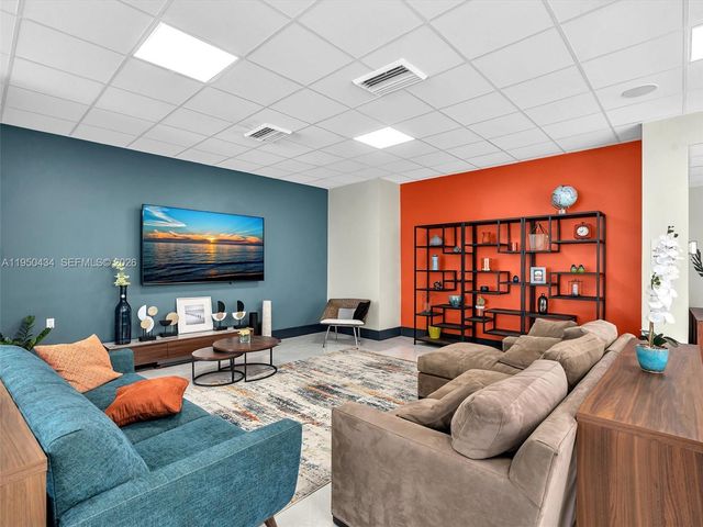 3140 S Ocean Dr 206, Hallandale Beach, FL 33009