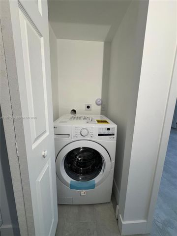 147 NW 59th St 303, Miami, FL 33127