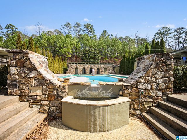 24107 Portobello Rd, Birmingham, AL 35242